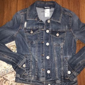 Dark wash distressed fitted denim jacket